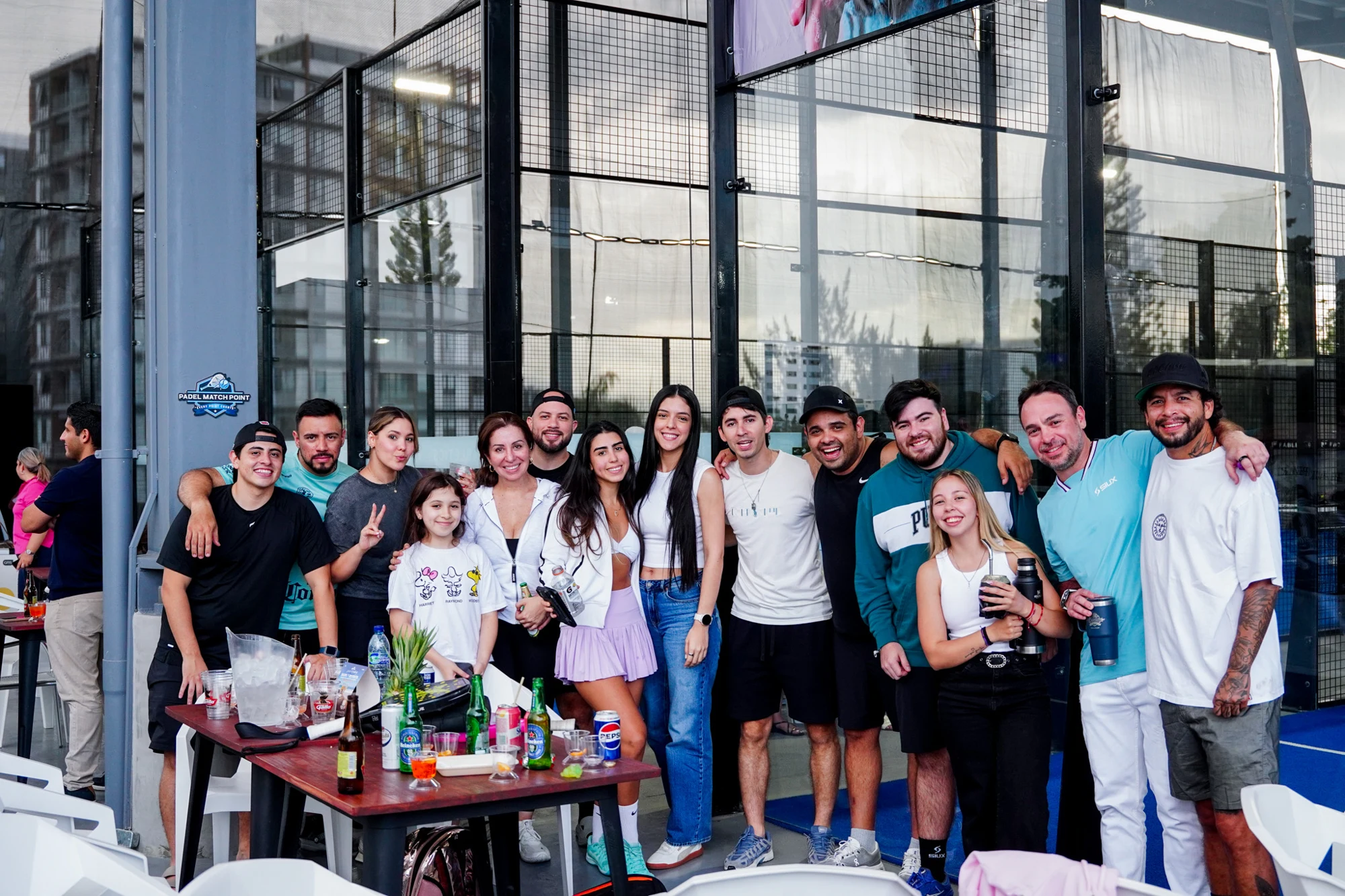 Jugadores compartiendo en el club